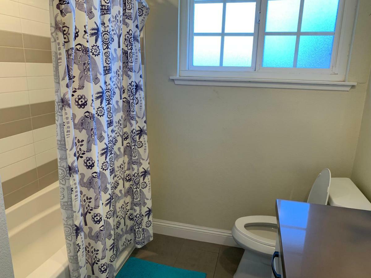 Lovely In Private House Near Disneyland Homestay *
